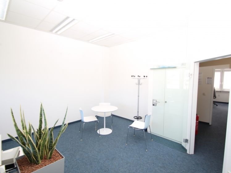 4 Zimmer Büro - 2 Eingänge - ca. 180 m² - zur Untervermietung geeign…