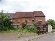 Einfamilienhaus und 2 unbeb. Grundstücke