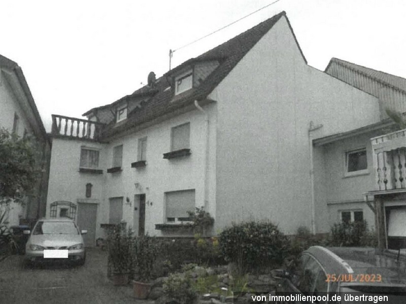 Wohnhaus und Gartengrundstück