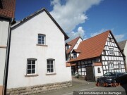 Mehrfamilienhaus mit Garagen