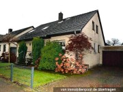 Zweifamilienhaus mit Garage