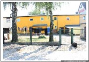 Reihenmittelhaus mit Nebengebäuden