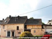 Einfamilienhaus mit Scheune und Grundstück