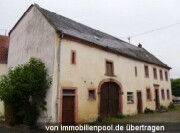 Wohnhaus mit Nebengebäuden