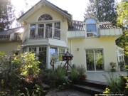 Zwangsversteigerung Einfamilienhaus, Garage, Landwirtschafts- und Waldflächen