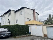 Einfamilienhaus mit 2 Garagen