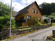 Einfamilienhaus mit Garage