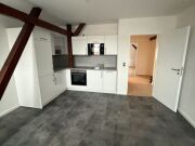 Neu sanierte 2-R-Wohnung im Dachgeschoss mit EBK im Herzen der Altst…
