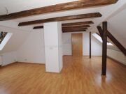 Wohnen unterm Dach: Charmante Maisonette mit Sichtbalken