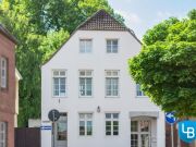 Großzügige und vielseitig nutzbare Gewerbeeinheit im Altbau