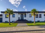 Kernsaniert & Freistehend: Bungalow auf sonnigem Grundstück mit zwei…