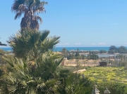 Villa mit Gästehaus, Privatpool und fantastischem Meerblick