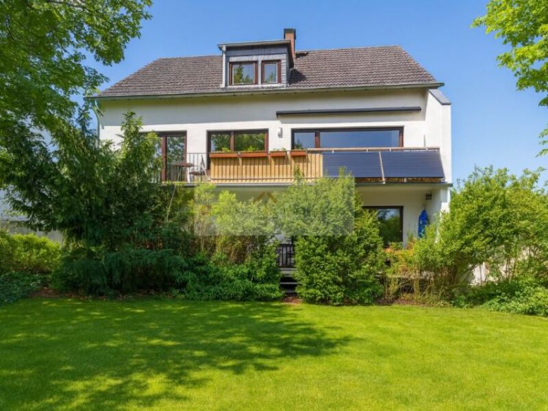 Ankommen & wohlfühlen: Helle Dachgeschosswohnung mit Charme in Sankt…