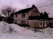 Ein- bis Zweifamilienhaus mit Anbau und Garage
