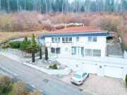 Massiv gebautes Wohnhaus mit Einliegerwohnung, Kamin und Waldrandlage