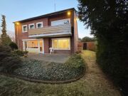 Grundstück (925qm) mit Villa in exponierter Lage