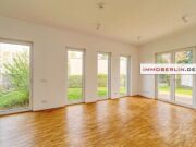IMMOBERLIN.DE - Moderne Wohnung mit Bootssteg, Garten & Pkw-Stellpla…