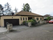 Einfamilienhaus mit Garage und Fitnessraum