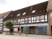 Wohn- und Geschäftshaus mit Hinterhaus und Garage