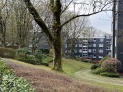 Gut geschnittene 3 Zimmer-Whg. mit Balkon & Tiefgarage !