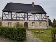 Einfamilienhaus/ Zweifamilienhaus mit großem Grundstück