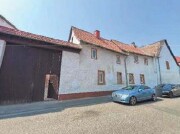Einfamilienhaus mit Nebengebäude