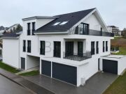 Moderne 3-Zimmer-Dachgeschosswohnung mit Balkon und Doppelparker in …