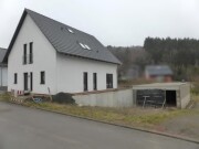 Einfamilienhaus mit Doppelgarage (nicht fertiggestellt)