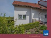 Charmante Doppelhaushälfte mit Doppelcarport in ruhiger Naturlage. K…