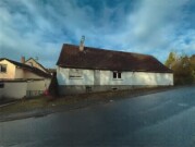 Einfamilienhaus mit Garage, Scheune und Nebengebäude