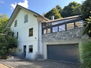 freistehendes Einfamilienhaus mit Doppelgarage
