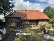 Mehrfamilienensemble mit zwei Wohnhäusern