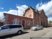 ehem. Bahnhofsgebäude (Gaststätte und Wohnungen)
