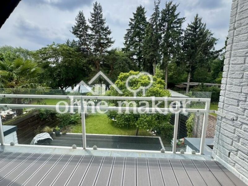 Exklusives Wohnen am See – kernsanierte 2,5-Zimmer-DG-Wohnung mit Se…