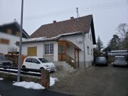 Zweifamilienhaus mit Garage/Carport