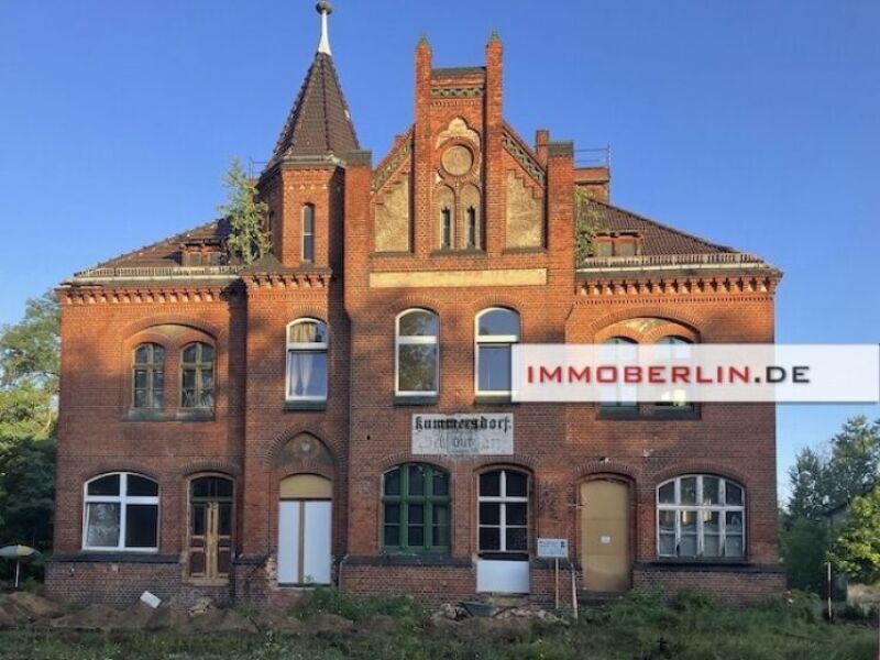 IMMOBERLIN.DE - Historischer Bahnhof mit Nebengebäude & großartigem …