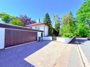Massiver Bungalow auf Traum-Eckgrundstück mit Fernblick-Potenzial