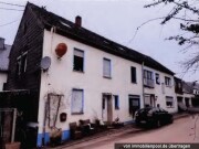 Zweifamilienhaus mit Garagen