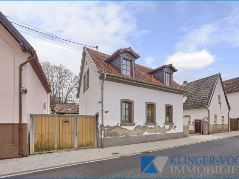 ** Reparaturbedürftiges freistehendes Einfamilienhaus ** in Haus-/Ho…