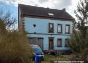 Bauernhaus mit Nebengebäuden