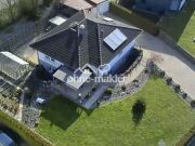 Modernes Einfamilienhaus / Bungalow mit großem Garten und viel Platz für die ganze Familie