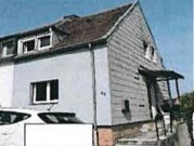 Einfamilienhaus mit Außenstellplatz