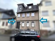 Wohnhaus mit Garage