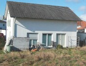 Einfamilienhaus in Fertigbauweise mit Garage