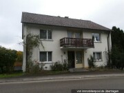 Wohnhaus, eingeschossiges Gebäude, Wald- und Landwirtschaftsflächen
