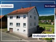 Gartenparadies mit Weitblick – großzügiges Zweifamilienhaus in Krott…