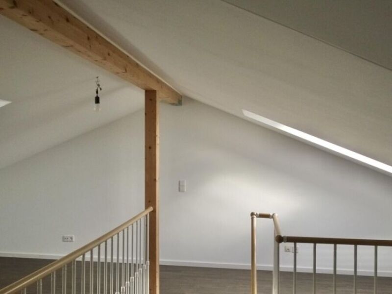 Stilvolle DG-Galerie-Wohnung in 85386 Eching