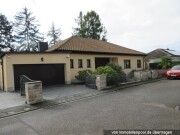 Einfamilienhaus mit Garage und Fitnessraum
