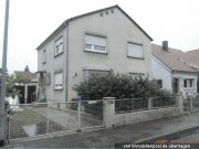 Zweifamilienhaus mit Garage