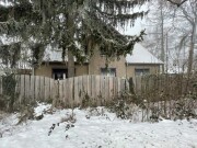 Einfamilienhaus mit Nebengebäude